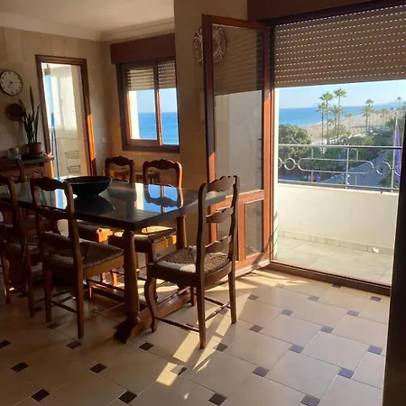 Vivienda Monterreal Primera Linea Playa Lägenhet