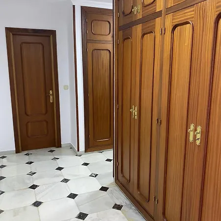 Vivienda Monterreal Primera Linea Playa * Estepona